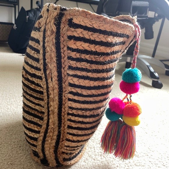 (SOLD) Oversized Beach Bag Stripe Woven Straw Tote Bag Summer Black Tan Jute - Picture 7 of 8